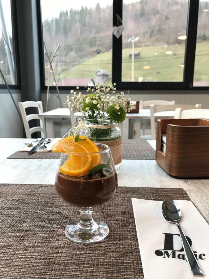 D' Magic Hotel Brosteni Kültér fotó