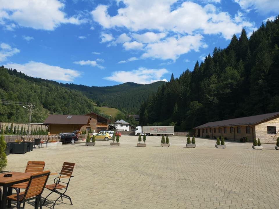 D' Magic Hotel Brosteni Kültér fotó