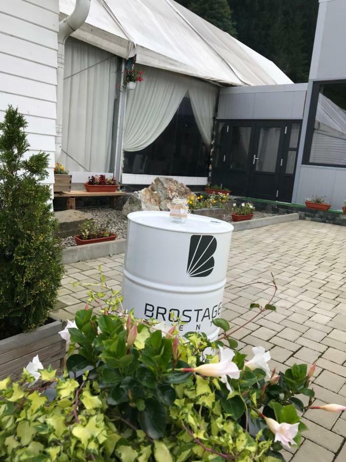 D' Magic Hotel Brosteni Kültér fotó