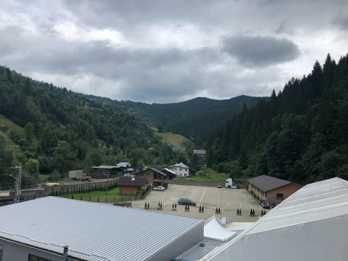 D' Magic Hotel Brosteni Kültér fotó